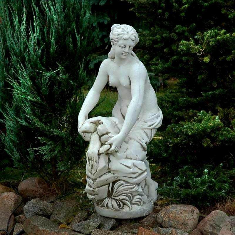 Figura Naga Praczka